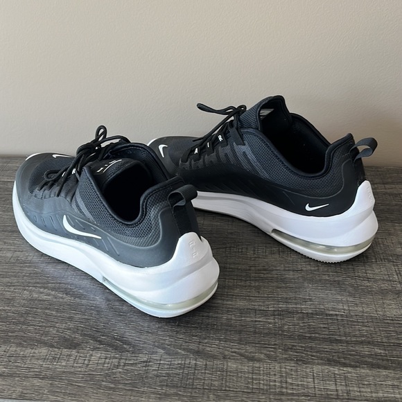Nike AirMax Axis - Picture 3 of 6